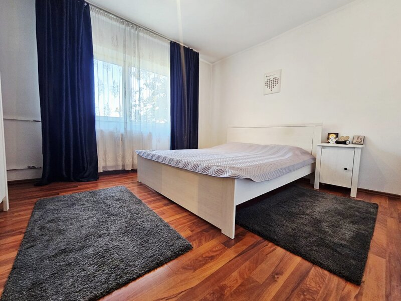 Vicina, Petre Ispirescu, vanzare 2 camere, 57 mp, decomandat, etaj 2/4.