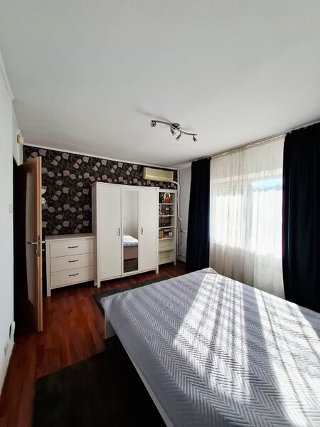 Vicina, Petre Ispirescu, vanzare 2 camere, 57 mp, decomandat, etaj 2/4.
