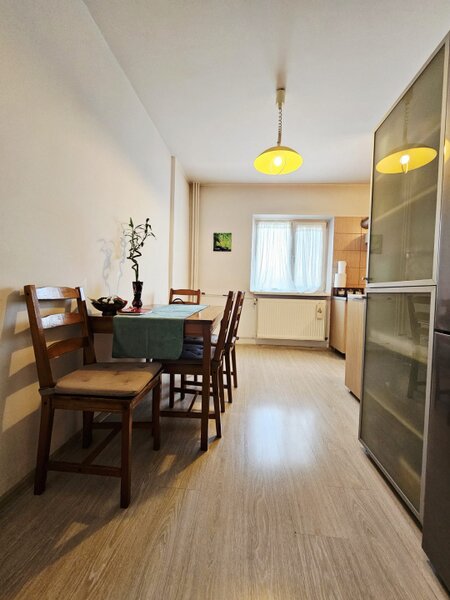 Vicina, Petre Ispirescu, vanzare 2 camere, 57 mp, decomandat, etaj 2/4.